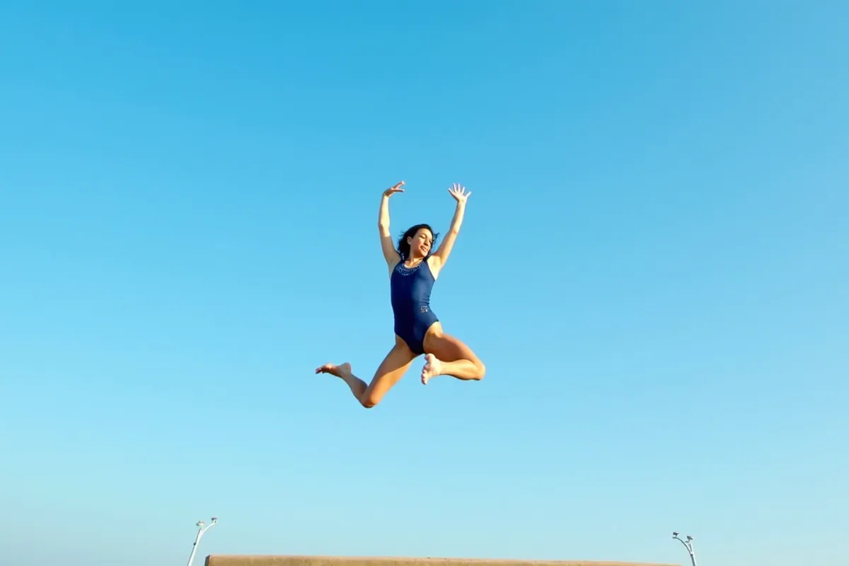 Jak zrobić salto? Przewodnik od podstaw do perfekcji